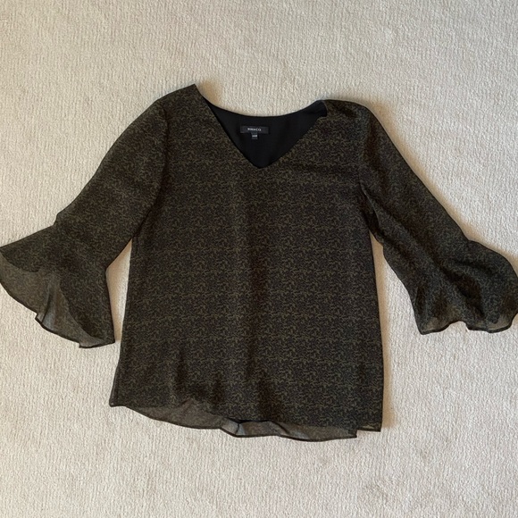 XXS RW&CO Olive Green per sleeve blouse with bell sleeve - Picture 3 of 6